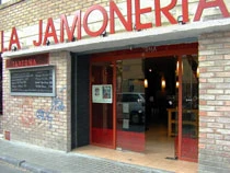 Fachada de la jamonería